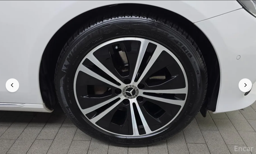 مرسيدس E-CLASS E300