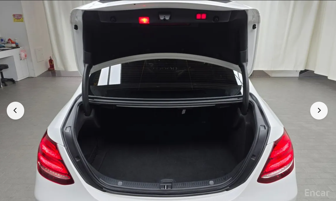 مرسيدس E-CLASS E300