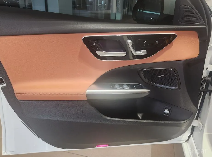 مرسيدس C300 فورماتك