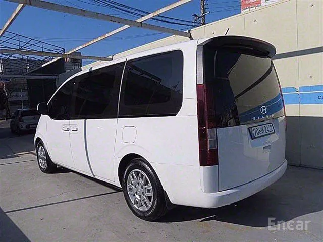 هيونداي ستاريا 11 راكب