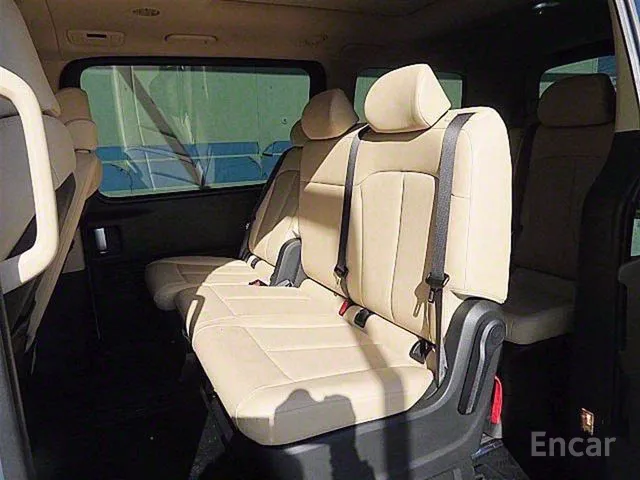 هيونداي ستاريا 11 راكب