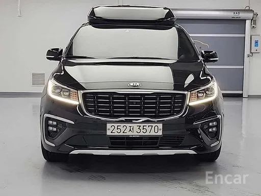 كيا كارنفال 9 راكب