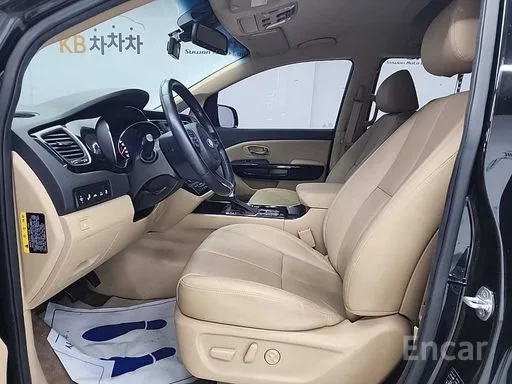 كيا كارنفال 9 راكب