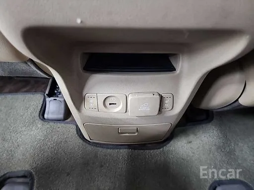 كيا كارنفال 9 راكب