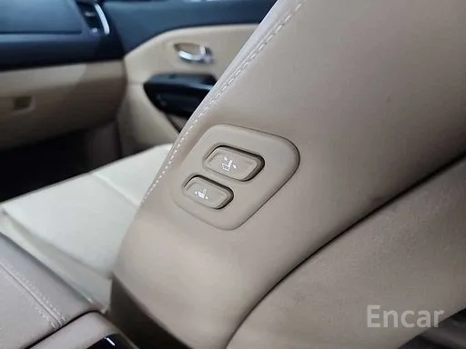 كيا كارنفال 9 راكب